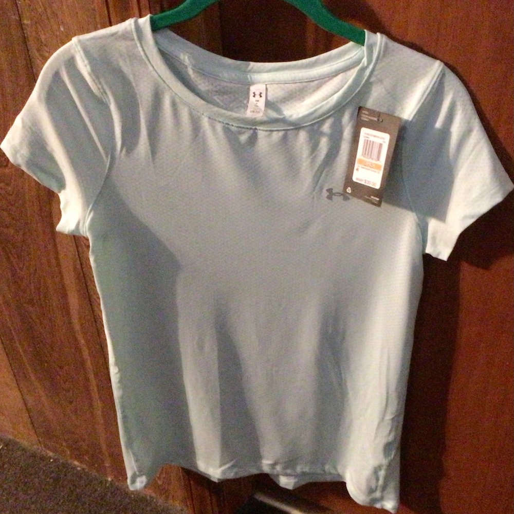 UNDER ARMOUR WOMEN’S TOP